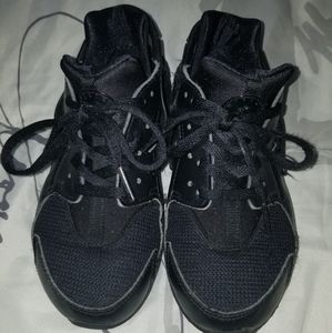 Nike Hurache / Sz 2Y